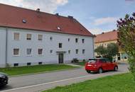 Frisch sanierte 3-Zimmer-Wohnung mit praktischer Raumaufteilung, flexibler Nutzung, sonniger Küche, ebenerdiger Dusche und ruhiger Grünlage - perfekt für Paare oder kleine Familien!