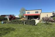 Modernes Bürogebäude mit Wohnnutzung und Pool Nähe Eisenstadt und Rust/See