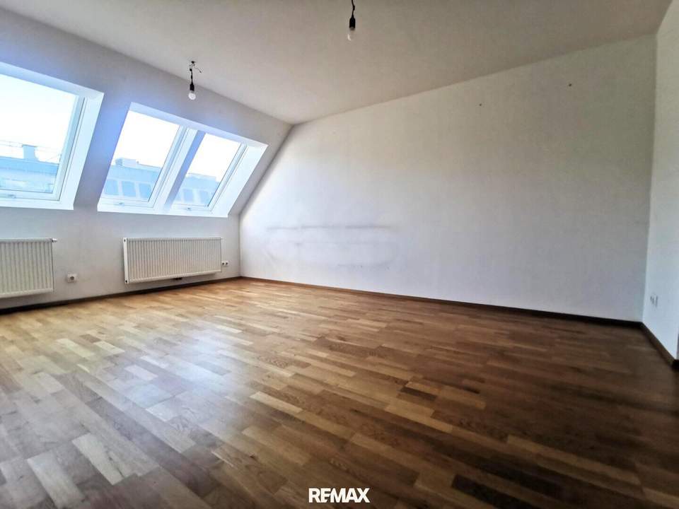 Perfekte Lage im 9. mit 2 Zimmern, Maisonettstil. Auch Investpaket möglich.