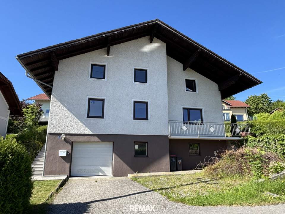 Modernisiertes Mehrfamilienhaus in Vichtenstein