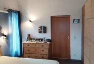 Neuwertiger Bungalow mit Doppelgarage an der Donau