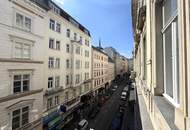 Großzügige 5-Zimmer-Altbauwohnung mit Balkon // Spacious 5-Room Period Apartment with Balcony //