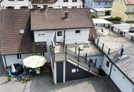 Voll vermietetes Wohn- &amp; Geschäftshaus mit 2 Wohnungen, Gewerbe &amp; 6 Stellplätzen!