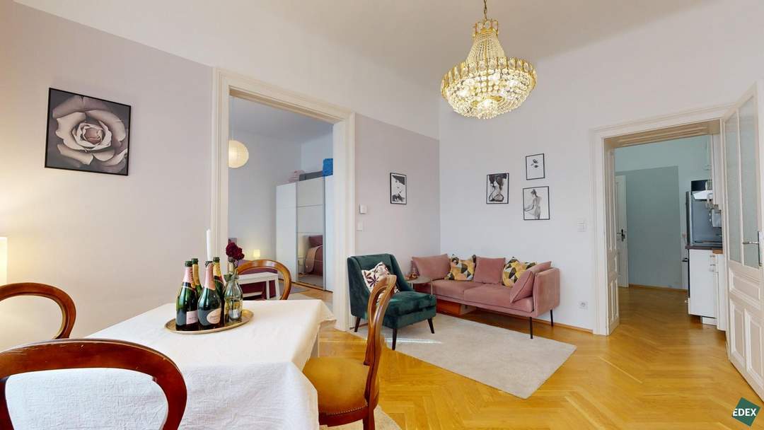 Helle 3-Zimmer-Altbau-Wohnung mit Balkon und sehr guter Anbindung