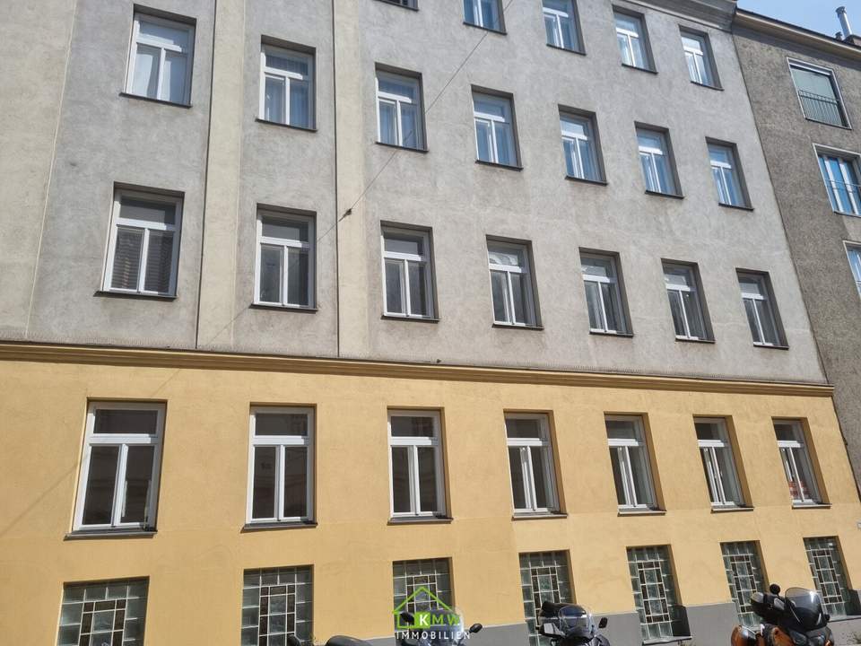 Sanierungsbedürftige Wohnung in der Schweglerstraße