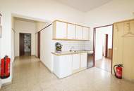 Gewerbeimmobilie - Büro trifft auf vielseitigen Großraum