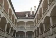 Herrschaftliches Wohnen im Schloss 138 m² 4 Zimmer Warmmiete!