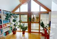 Lichtdurchflutetes Passivhaus mit Garage und Carport