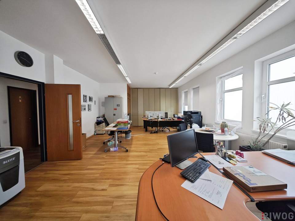 124m² Büro im IZ-Süd | Parkplätze am Gelände | optionale Lagerhalle mit ca. 294m² verfügbar
