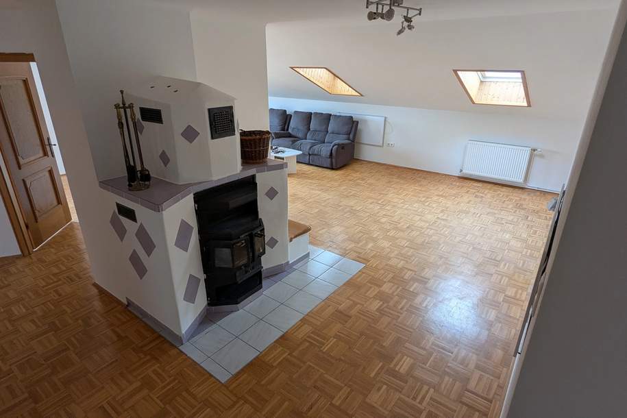 Geräumige 5-Zimmer-DG-Wohnung mit Balkon in Frauental (Provisionsfrei), Wohnung-miete, 800,00,€, 8523 Deutschlandsberg