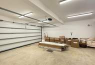 Architektenhaus in sonniger Ruhelage mit Spiral-Weinkeller, Infinity Pool und Burgblick