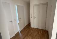 Exklusive Luxus-Singlewohnung in Steyr-Münichholz: frisch saniert, hochwertig ausgestattet, lichtdurchflutete Wohnräume und herrlicher Grünblick – inklusive Abstellraum, der sich ideal als Ankleidezimmer nutzen lässt!