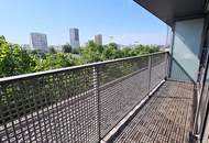 INNSTRASSE, FERNBLICK, unbefristete 97 m2 Dachgeschoß-Maisonette mit Loggia, 2 Zimmer, Komplettküche, Wannenbad, Parketten, gefördert