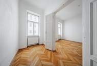 Historischer Flair in exklusiver Lage: 2-Zimmer-Altbau mit Potenzial