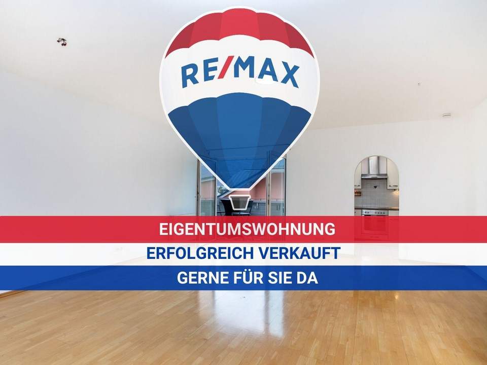 V E R K A U F T ! Große Dachgeschosswohnung mit Terrasse u. überdachtem PKW-Stellplatz im Zentrum – großzügig Wohnen über den Dächern