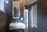 Einfamilienhaus und Gästehaus auf großem Grundstück, Pool und Schneebergblick!