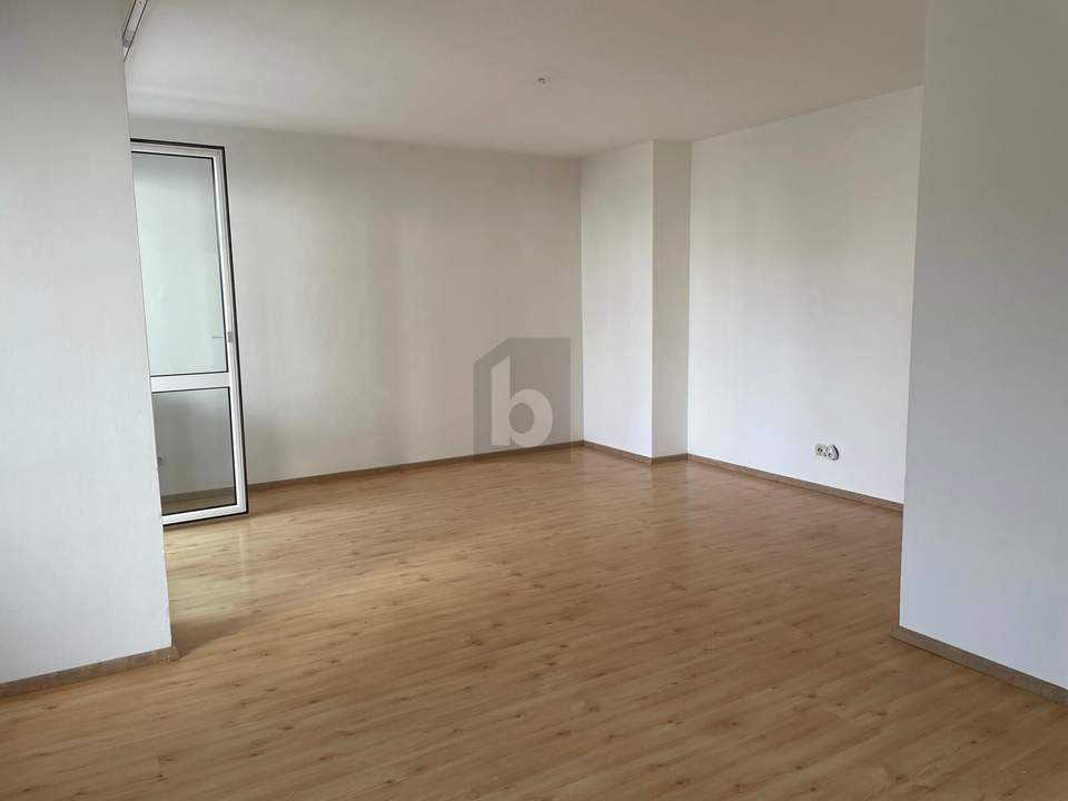 GEMÜTLICHE WOHNUNG MIT GROßZÜGIGER TERRASSE