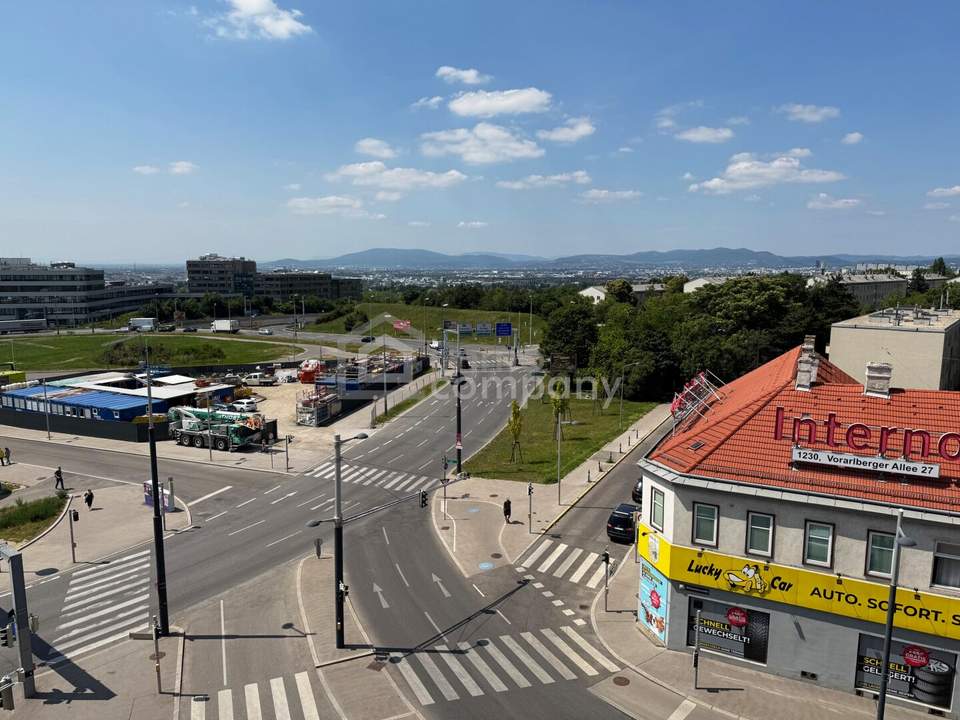 ERSTBEZUG nach Renovierung - DIREKT bei U1 - PROVISIONSFREI !!!