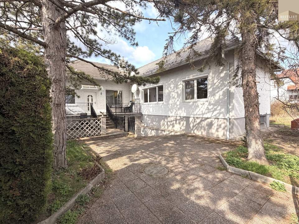 Großzügiges Einfamilienhaus mit 5 Zimmern und Ausbaureserve im Dach