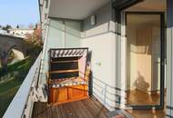 Sonnig und modern mit Balkon und Grünblick!