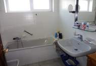 Modernisiertes Einfamilienhaus mit PV -Anlage und viel Platz!