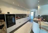 Stilvoll wohnen: Hochwertig sanierte 4-Zimmer-Wohnung mit Charme