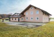 Vielseitige Liegenschaft mit zwei Wohnhäusern, Wirtschaftsgebäuden, Nutzflächen und Wald