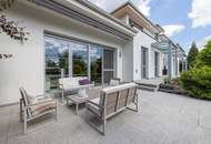 Villa voll unterkellert mit Poolhaus in absoluter Ruhelage