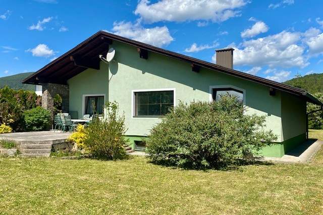 Geräumiger Bungalow mit Garten, Terrasse und Doppelgarage!, Haus-kauf, 378.000,€, 2630 Neunkirchen