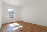 PERFEKTE 2 ZIMMER ALTBAUWOHNUNG MIT 8M² BALKON II PRESTIGE UND ELEGANZ II WOHNEN IM DENKMALGESCHÜTZEN MÖDLINGER STADTJUWEL II FUSSGÄNGERZONE