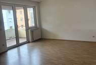 2 Zimmerwohnung, Küche getrennt und Balkon