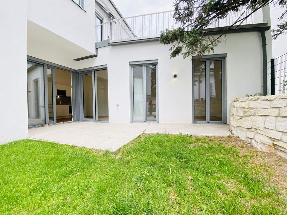 Erstbezug nach Sanierung - hofseitige Gartenwohnung mit Terrasse