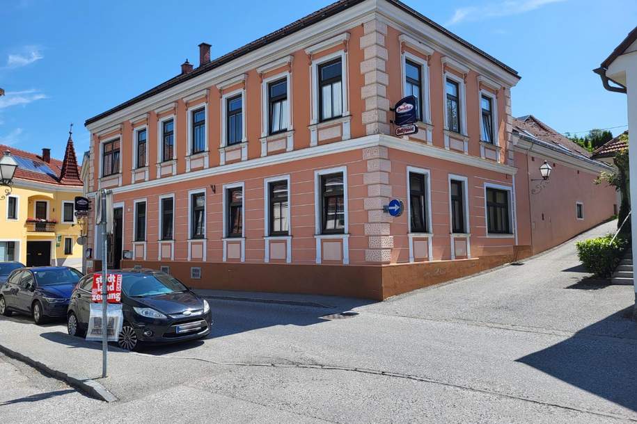 STADTHAUS - ANLAGEOBJEKT MIT GASTHAUS, BAR, WOHNUNG UND VIELEN MÖGLICHKEITEN, Haus-kauf, 3910 Zwettl