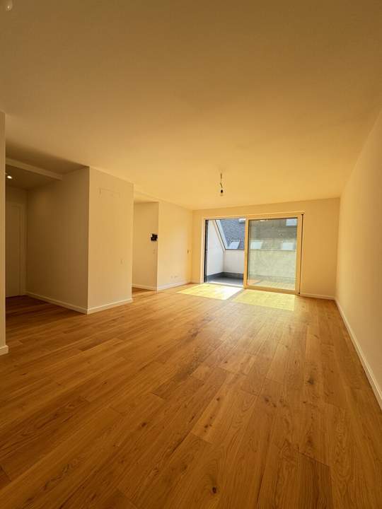 Erstbezug im Dachgeschoss: Moderne 3-Zimmer-Wohnung mit Loggia in Ruhelage des 15. Bezirks