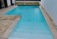 Villa mit Pool, voll unterkellert – mit Top-Ausstattung