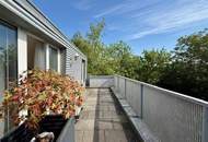 TRAUMHAFT SONNIGE 2-ZIMMER-DACHGESCHOSS-WOHNUNG IM GRÜNEN