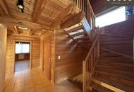 | BLOCKHAUS MIT NATURPOOL UND TRAUMHAFTEN GEBIRGSBLICK | SONNIGE LAGE AM FUSS DES SCHAFBERGS |