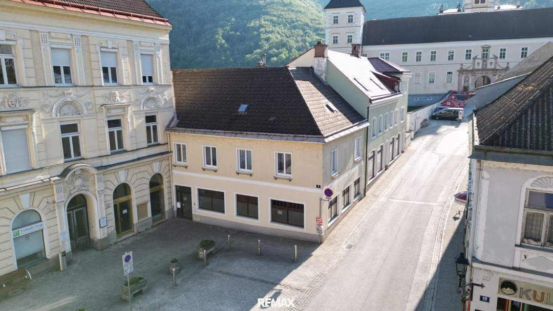 Geschäfts- &amp; Bürolokal direkt am historischen Platzl in Lilienfeld