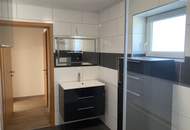 Tolles Mietwohnhaus mit Nebengebäude und Gartenhütte samt Sitzlaube an einer Sackgasse.