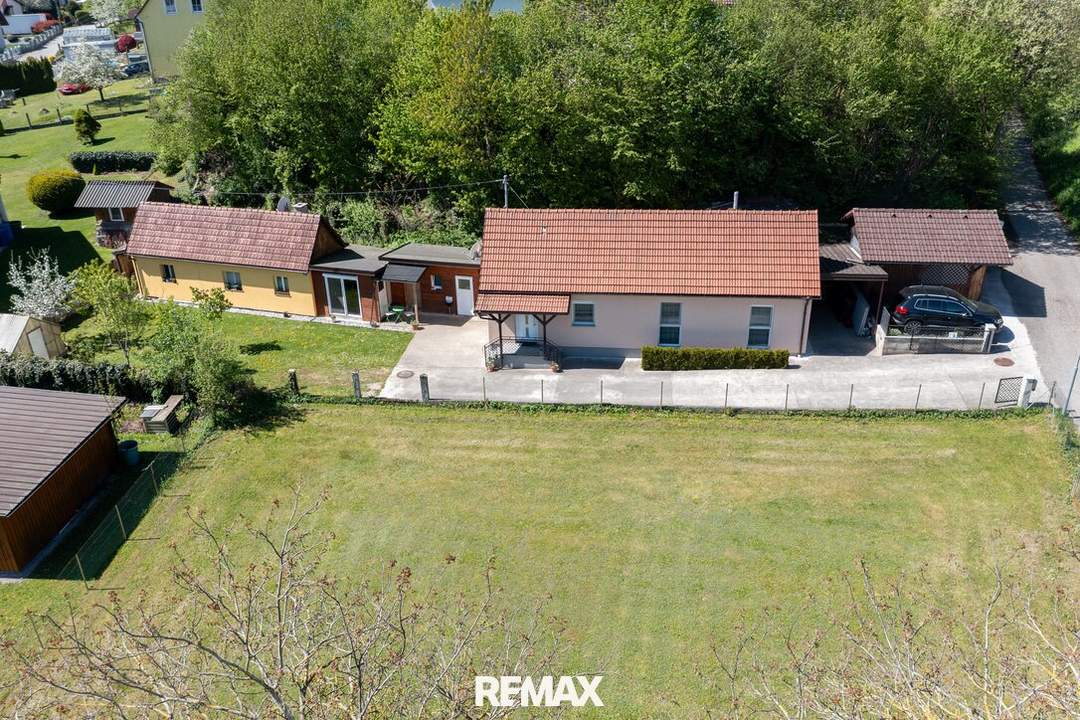 Zwei Wohnhäuser mit Garten &amp; Parkplätzen in grüner Ruhelage von Sierning!