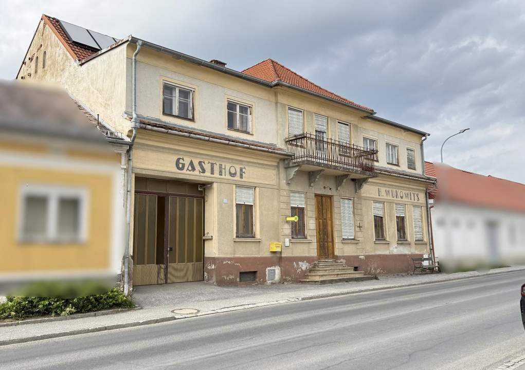 sanierungsbedürftiges, ehemaliges Gasthaus mit Fremdenzimmern in der Golf-/Thermenregion in Stegersbach