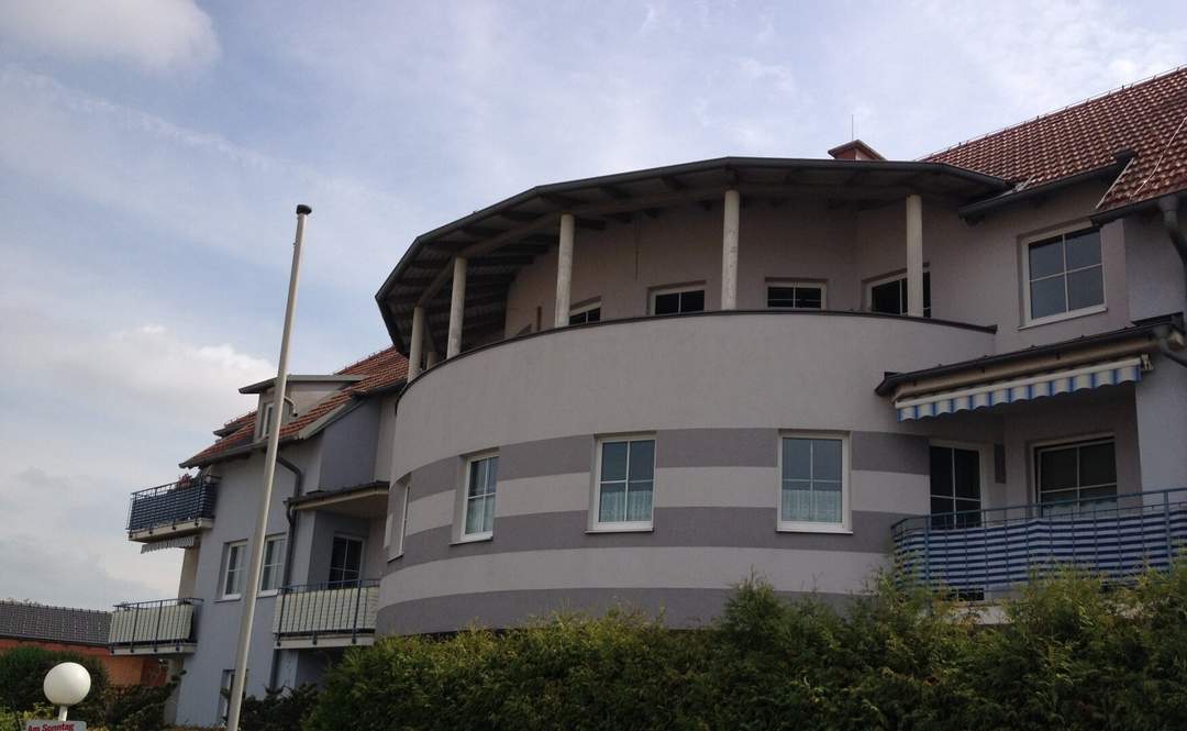 nette 3-Zimmerwohnung mit Terrasse und Loggia!