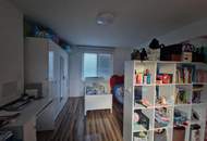 SANIERUNGSBEDÜRFTIGER BUNGALOW MIT TRAUMHAFTEM GARTEN ODER IHR BAUGRUNDSTÜCK FÜR IHR TRAUMHAUS IN ALLERBESTER WOHN- UND ZENTRUMSLAGE VON ABSDORF