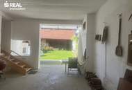sREAL- LANDLEBEN MIT CHARAKTER - Historisches Bauernhaus mit Scheune, Backstube, Pool und 1.296 m² Grund