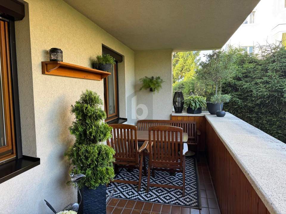 Preisreduktion! WOHNEN MIT AUSBLICK ? STILVOLLE WOHLFÜHLOASE MIT GROßZÜGIGER LOGGIA IM GRÜNEN