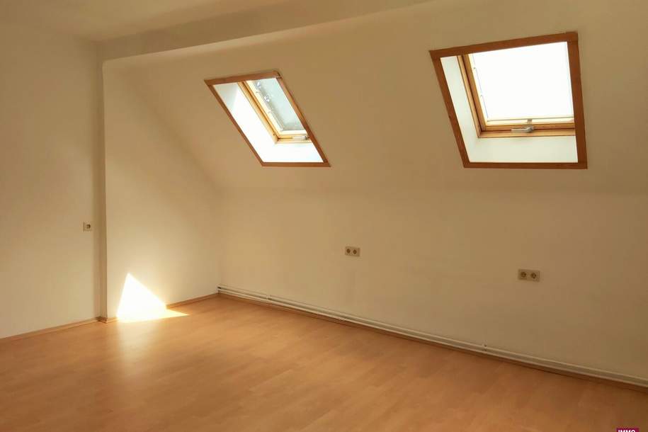 Ruhige Lage! Renovierungsbedürftige Dachgeschoßwohnung mit Potential!, Wohnung-kauf, 8045 Graz(Stadt)