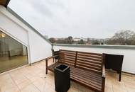 Stilvolle Luxus-Dachgeschosswohnung im Botschaftsviertel! 5 Zimmer, 2 Terrassen! Toller Blick auf den Botanischen Garten!