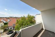 Lichtdurchflutete Dachgeschosswohnung ohne Dachschrägen mit großzügigem Wohnbereich und Südbalkon mit Weitblick !