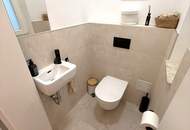 Zeitlose Eleganz trifft modernen Wohnkomfort – stilvoll sanierte 3,5-Zimmer-Altbauwohnung mit Designküche, zwei Außenflächen & Toplage nahe dem Türkenschanzpark