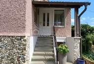 Charmantes Einfamilienhaus mit wunderschön angelegtem Garten